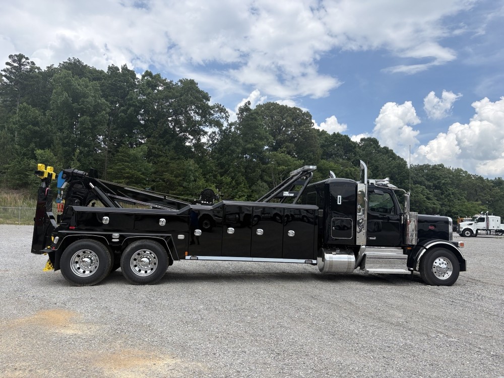 2027 Peterbilt 589 V70 Wrecker (Key# 2132) 4